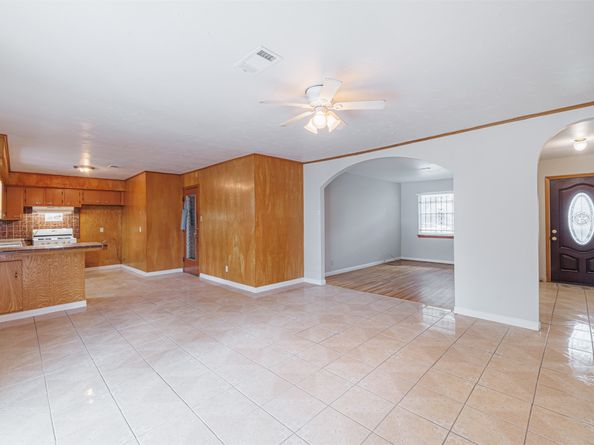 814 Hurley Street, Houston TX 77022