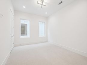 10 Wentworth Square Avenue, Houston TX 77027