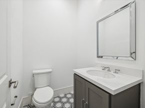 10 Wentworth Square Avenue, Houston TX 77027