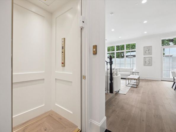 10 Wentworth Square Avenue, Houston TX 77027