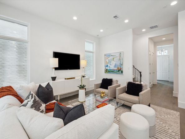10 Wentworth Square Avenue, Houston TX 77027