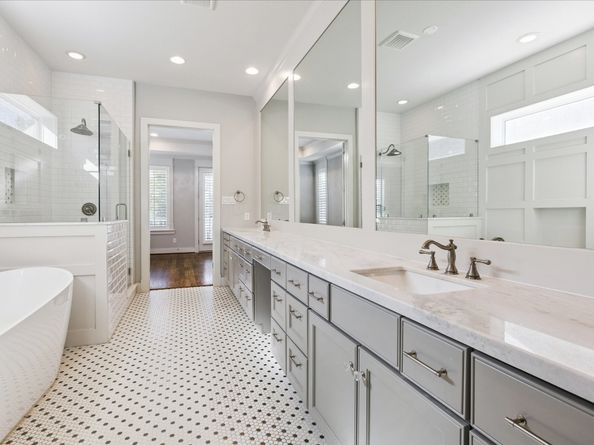 411 W 24th Street, Houston TX 77008