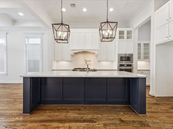 411 W 24th Street, Houston TX 77008