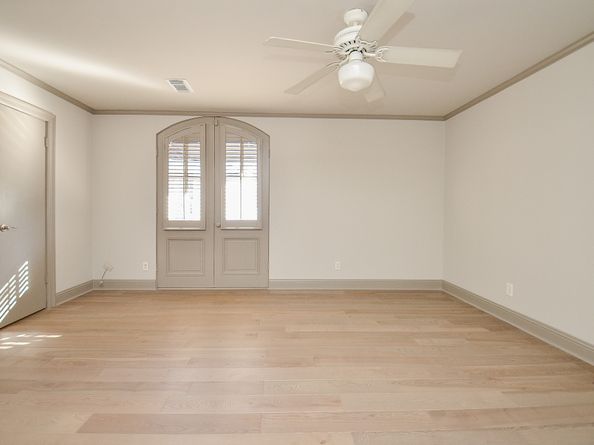 6 River Hollow Lane, Houston TX 77027