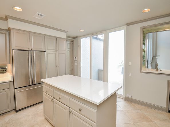 6 River Hollow Lane, Houston TX 77027