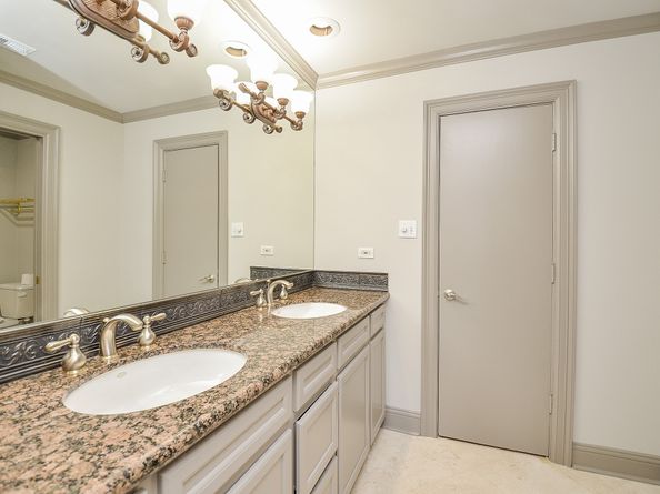 6 River Hollow Lane, Houston TX 77027