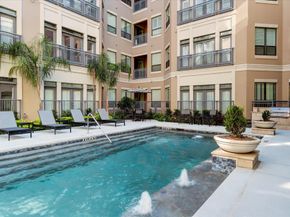 1901 Post Oak Boulevard 4304, Houston TX 77056