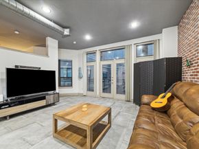 1901 Post Oak Boulevard 4304, Houston TX 77056