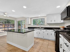 813 Lakeview Drive, Sugar Land TX 77498
