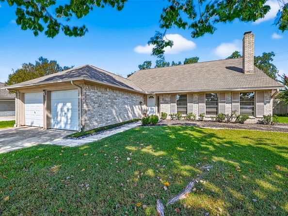 813 Lakeview Drive, Sugar Land TX 77498