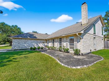 813 Lakeview Drive