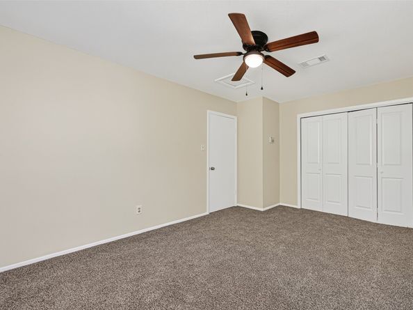 813 Lakeview Drive, Sugar Land TX 77498