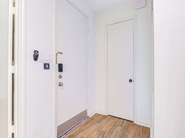 2829 Timmons Lane 167, Houston TX 77027