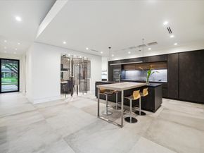 5686 Bayou Glen Road, Houston TX 77056