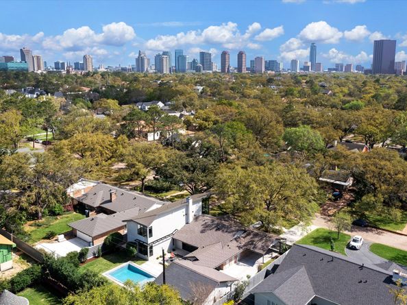 5686 Bayou Glen Road, Houston TX 77056