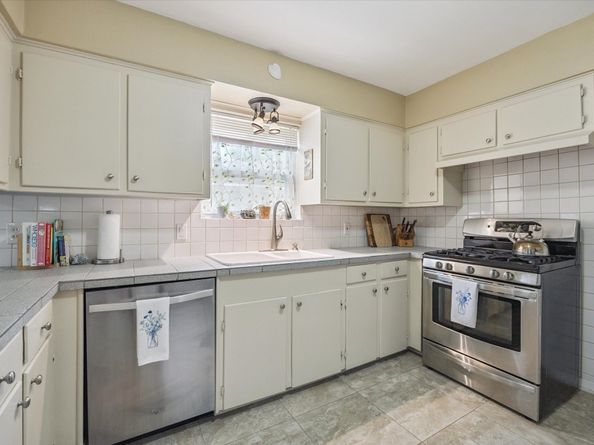 5114 Kinglet Street, Houston TX 77035