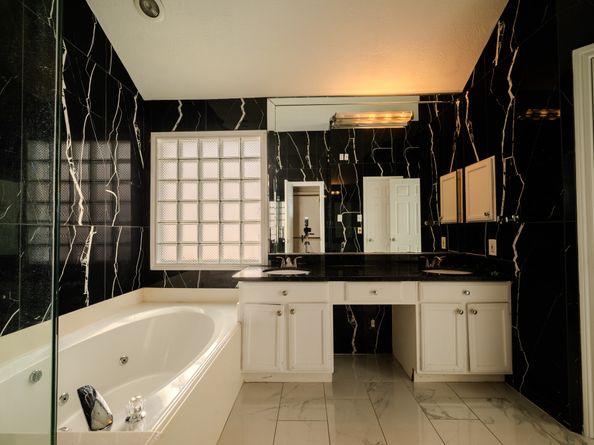 1411 Clear Valley Drive, Houston TX 77014