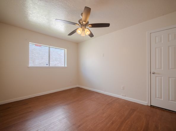 1411 Clear Valley Drive, Houston TX 77014