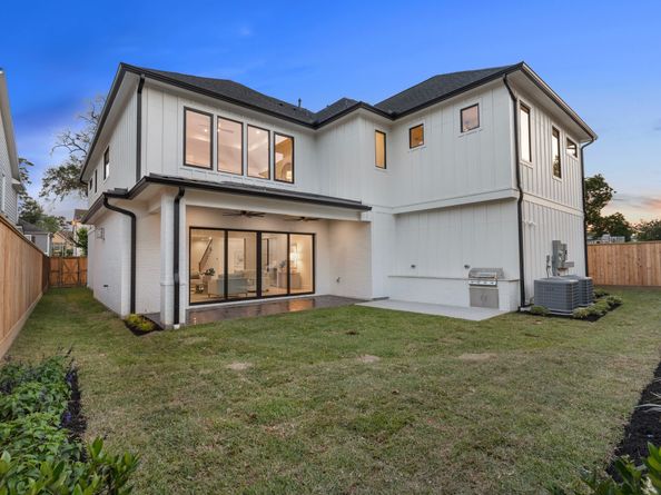 1526 Wakefield Drive, Houston TX 77018