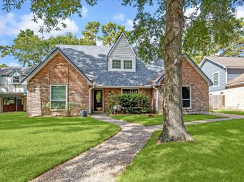 2011 Riverlawn Drive