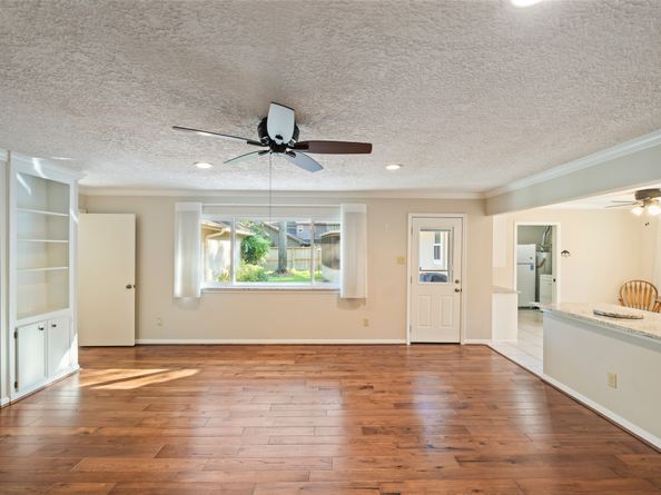 2230 Riverlawn Drive, Kingwood TX 77339
