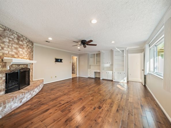2230 Riverlawn Drive, Kingwood TX 77339