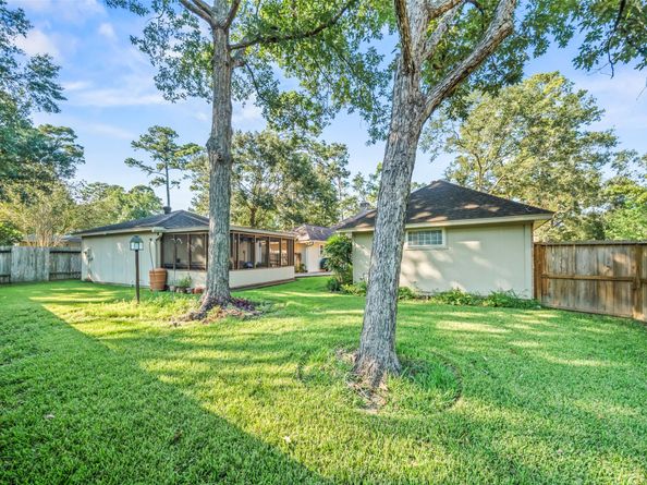 2230 Riverlawn Drive, Kingwood TX 77339