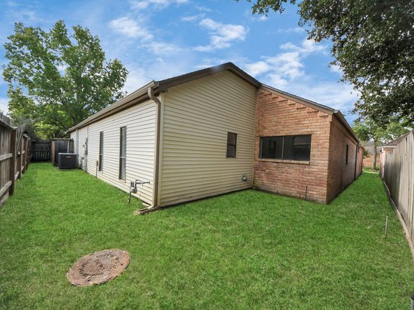 11602 Aspenway Drive, Houston TX 77070
