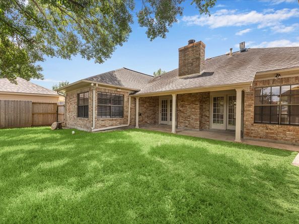 16010 Rainbow Lake Road, Houston TX 77095