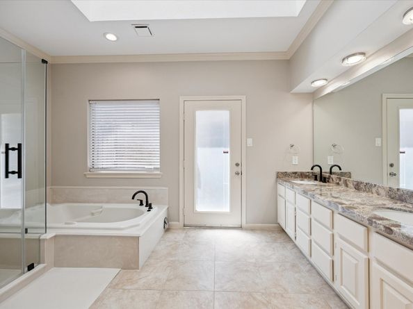 16010 Rainbow Lake Road, Houston TX 77095