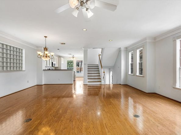 2263 Austin Street, Houston TX 77002
