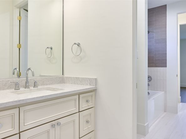 1570 Cheshire Lane, Houston TX 77018