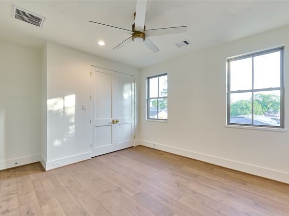 1570 Cheshire Lane, Houston TX 77018