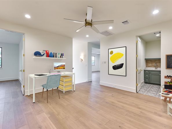 1570 Cheshire Lane, Houston TX 77018
