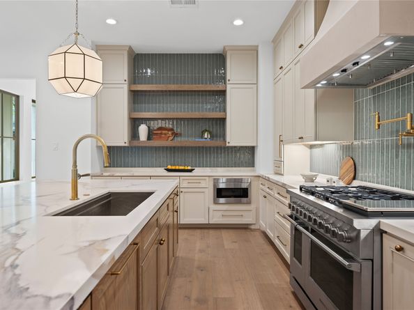 1570 Cheshire Lane, Houston TX 77018