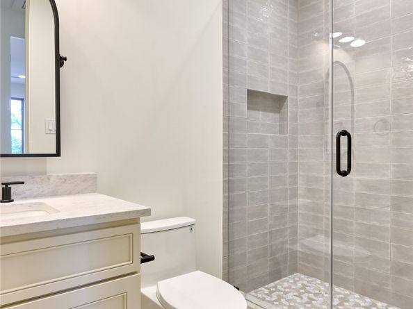 1570 Cheshire Lane, Houston TX 77018