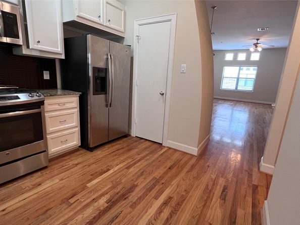 2710 Hullsmith Drive 803, Houston TX 77063