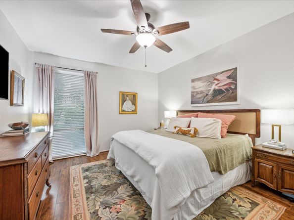 2100 Tanglewilde Street 297, Houston TX 77063