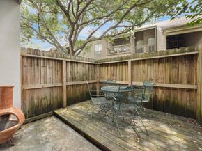 2100 Tanglewilde Street 297, Houston TX 77063