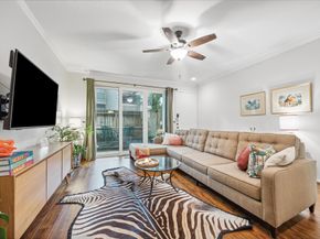 2100 Tanglewilde Street 297, Houston TX 77063