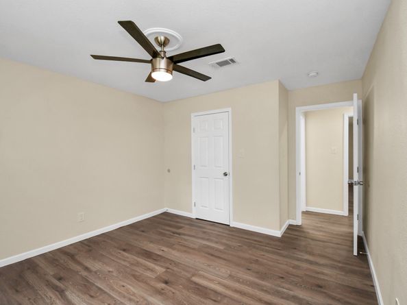 531 Edgebrook Drive, Houston TX 77034