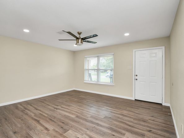 531 Edgebrook Drive, Houston TX 77034