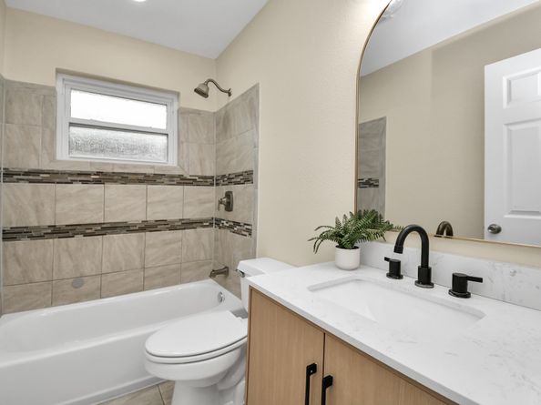 531 Edgebrook Drive, Houston TX 77034