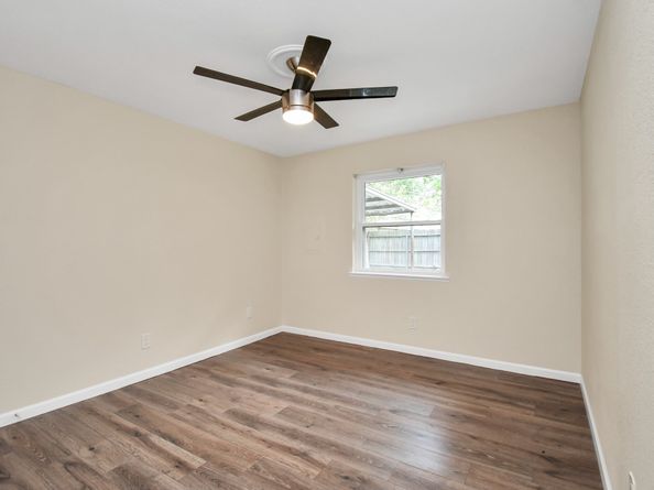 531 Edgebrook Drive, Houston TX 77034