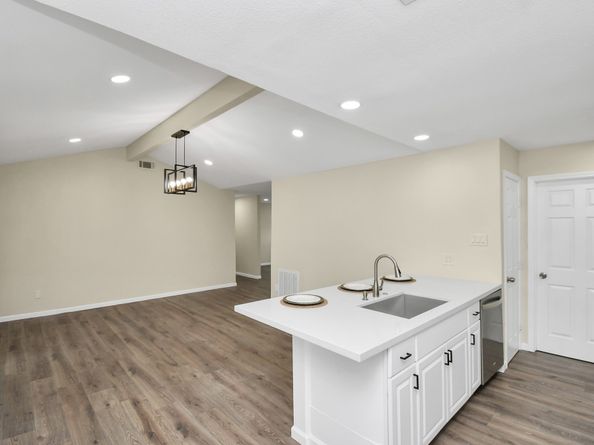 531 Edgebrook Drive, Houston TX 77034