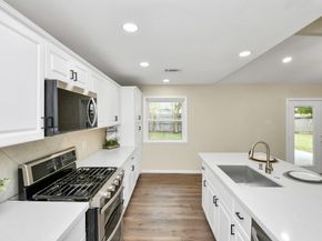 531 Edgebrook Drive, Houston TX 77034