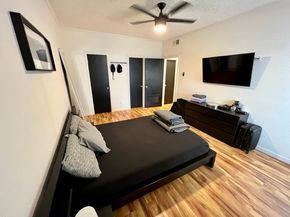 2125 Augusta Drive 1, Houston TX 77057