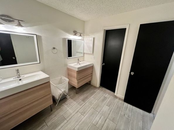 2125 Augusta Drive 1, Houston TX 77057