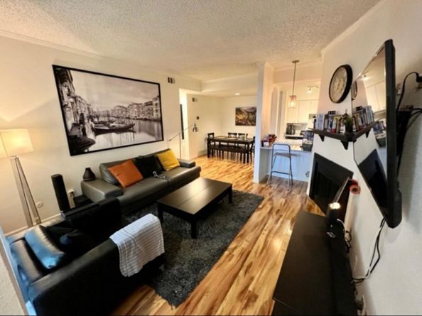 2125 Augusta Drive 1, Houston TX 77057