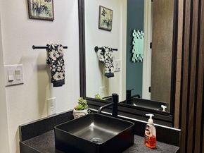 2205 Staples St B, Houston TX 77026